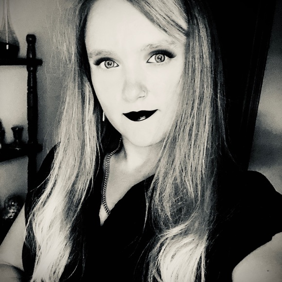 Meet your Posher, Natalie - Picture 9 of 16